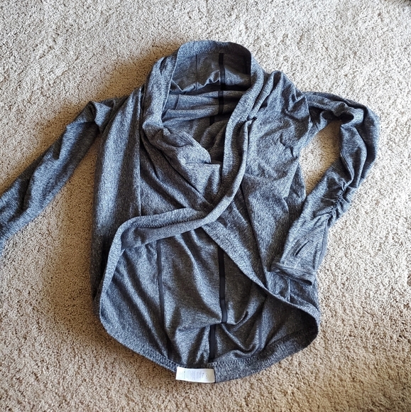 Ivivva Four Count Shrug Size 14 - Picture 5 of 9